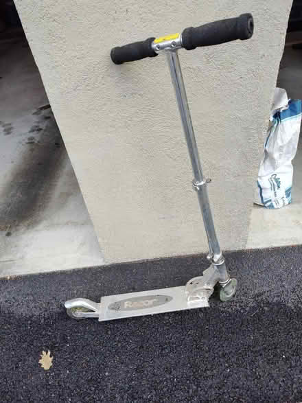 Photo of free Sharper image razor scooter (Town of Woodbury Orange County) #1