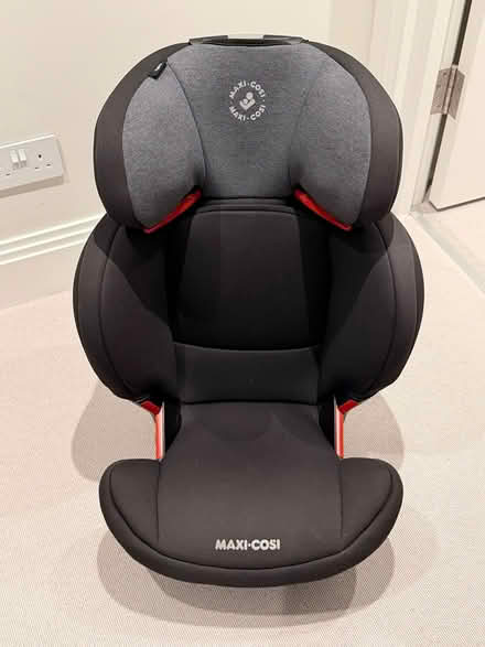 Photo of free Maxi Cosi RodiFix car seats x3 (Esher KT10) #2