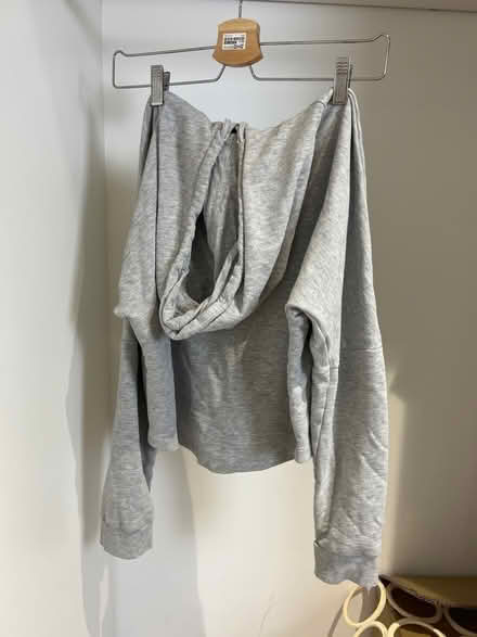 Photo of free Women’s hoodie (SE17) #2