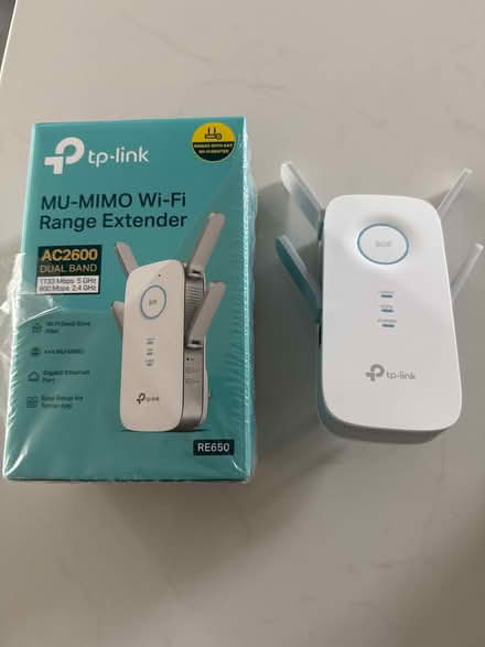Photo of free TP-Link Wi-Fi Range Extender (Deanston FK16) #1