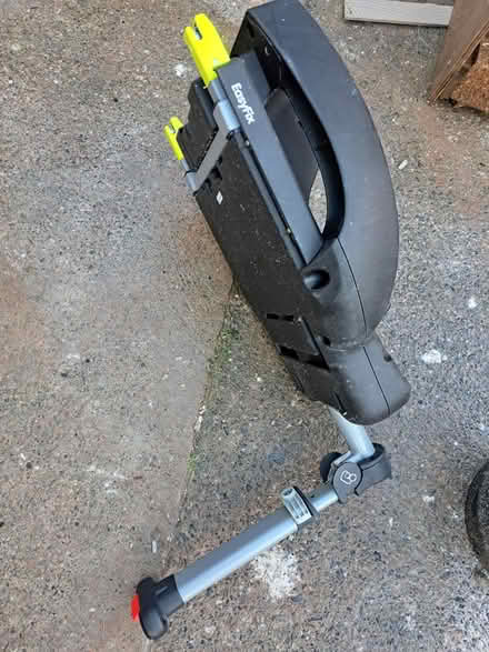 Photo of free Maxi cosi easyfix (Heswall) #4