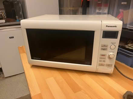 Photo of free Microwave: Panasonic 900w (Belmont SL6) #1