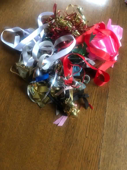 Photo of free Christmas gift embellishments (Lydiard Millicent SN5) #1