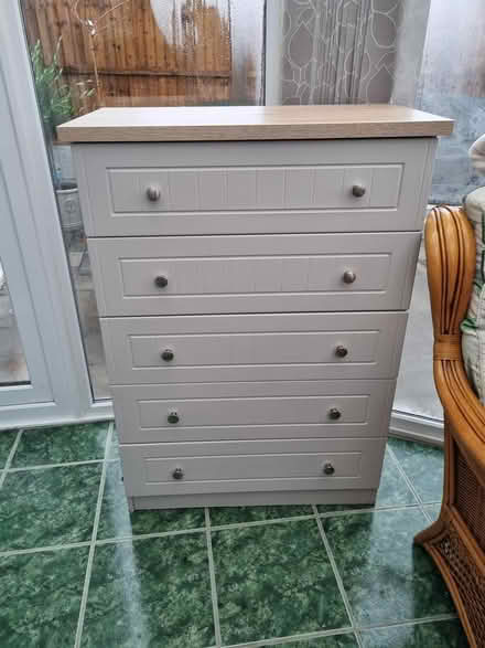 Photo of free Bedroom furniture (Waterlooville Po88qa) #3
