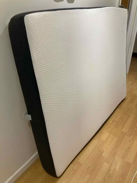 Photo of free Dreams KingSize MemoryFoam Mattress (Dickens heath B90) #1