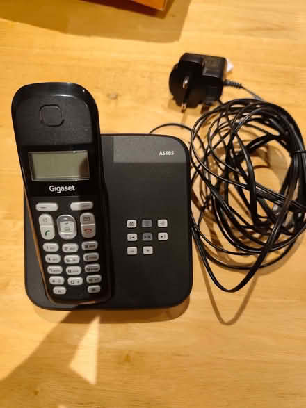 Photo of free Siemens Gigaset AS185 handset and base station (Oakwood Park N14) #1