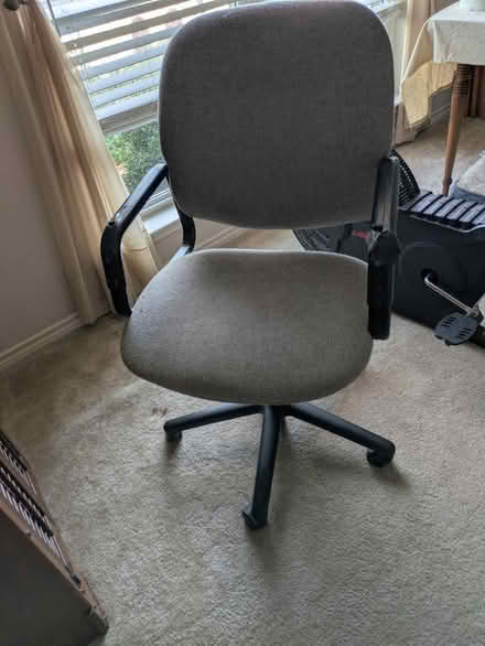Photo of free Desk chair (Allen) #1