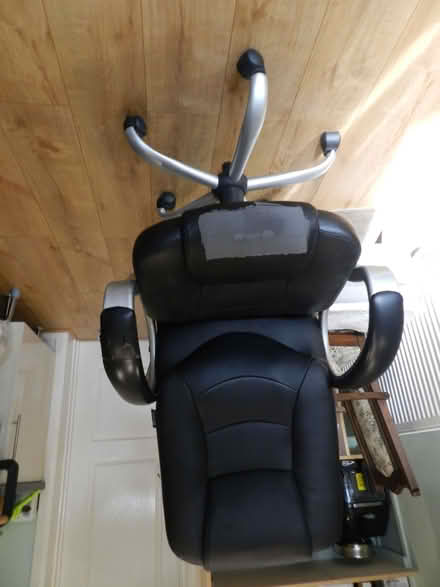 Photo of free office chair (IP9) #1