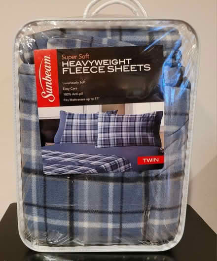 Photo of free Fleece Sheet Set (Twin) (Capitol Hill (near the Roost)) #1