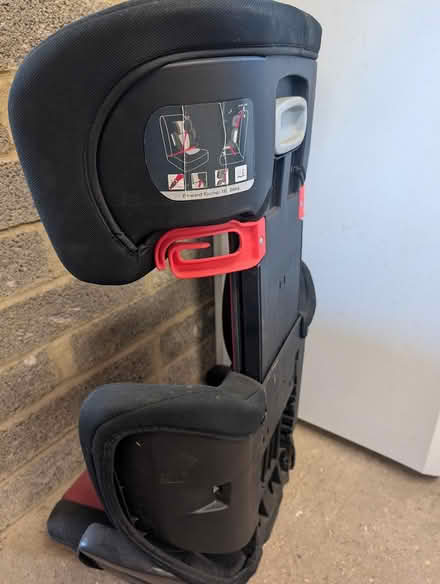 Photo of free Toddler car seat (Woodgreen, SP6) #4