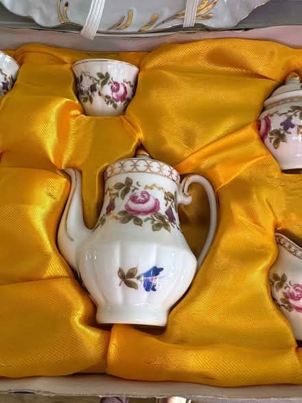 Photo of free Porcelain miniature tea set (Boxmoor, Hemel Hempstead) #2
