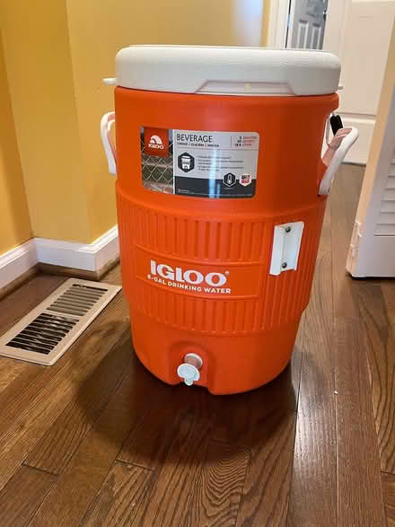 Photo of free Igloo drink cooler (Columbia Heights) #1