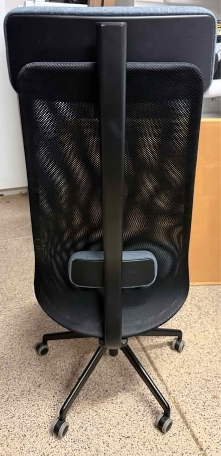 Photo of free Desk chair (West Menlo Park) #1