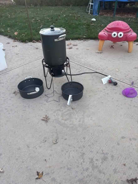 Photo of free Turkey Fryer (Arlington Heights) #1