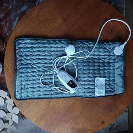 Photo of free Warm heat pad - electric (Westminster Drive PO21) #3