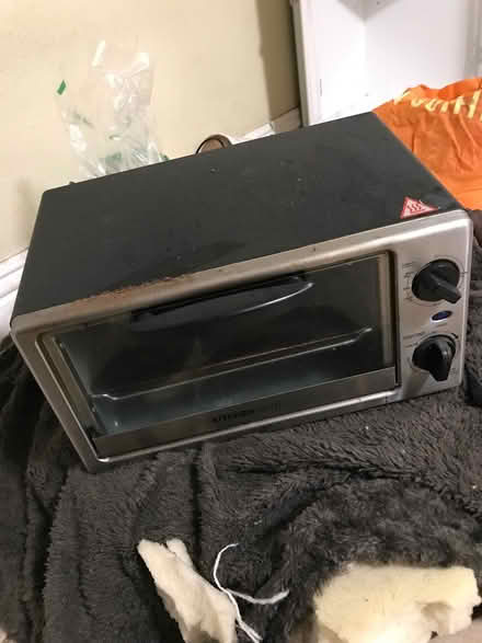 Photo of free Yard sale (35th St. and brookdale) #3