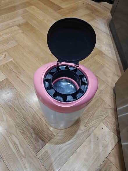 Photo of free Tommee tippee simply sangenic nappy bin (Wadsley S6) #2
