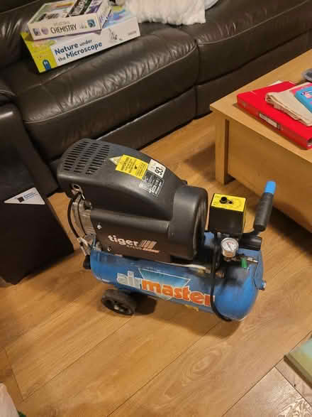Photo of free Air compressor (Scarlett avenue HP22) #1