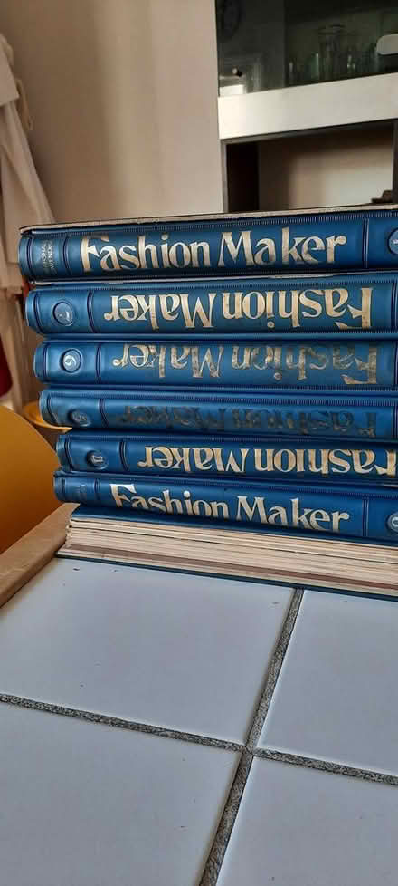 Photo of free knit crochet, soft furnish patterns (Wallington SM6) #1