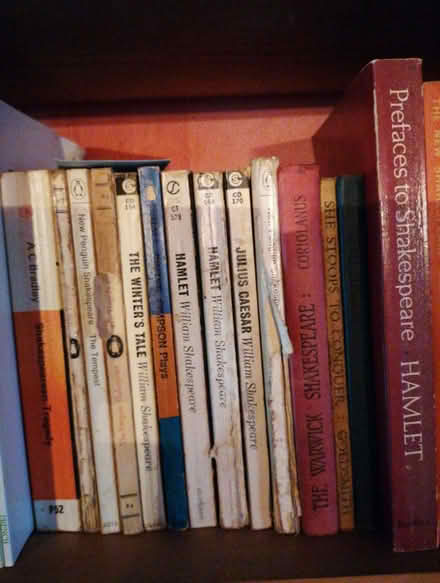 Photo of free Shakespeare scripts and guides (Prescott SY4) #1