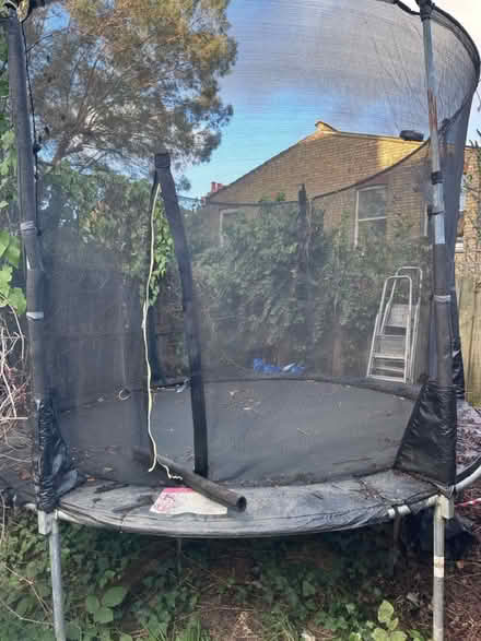 Photo of free 10’ trampoline (Alexandra Palace N22) #1
