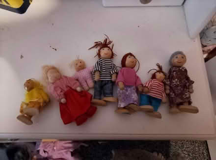 Photo of free Family of little people (Lancaster bulk) #1