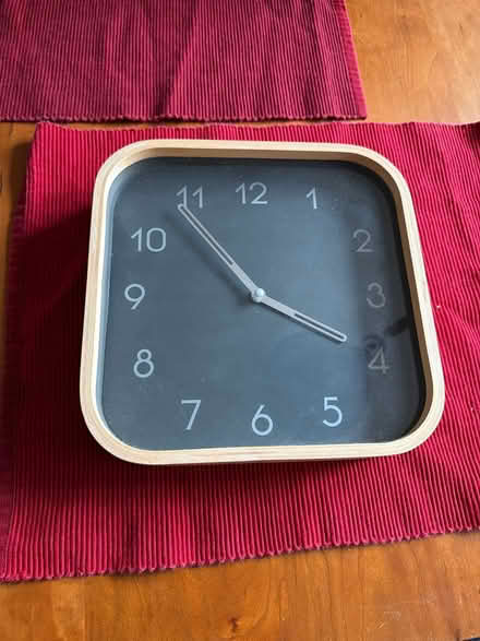 Photo of free Wall clock (Metuchen NJ) #1