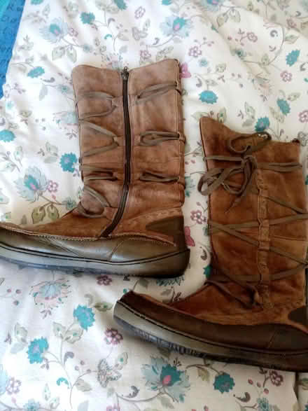 Photo of free Women's brown suede boots UK 7 (Biggleswade) #1