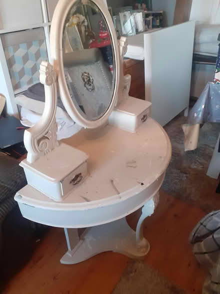 Photo of free Dressing table (combe down Bath) #1