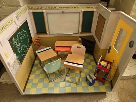 Photo of free 'Our Generation' children's dollhouse (Brentwood CM14) #2