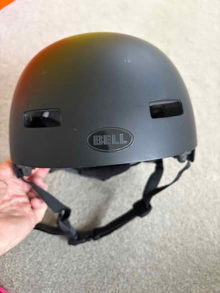 Photo of free Skateboarding helmet / limb protection (Saint George's CO2) #3