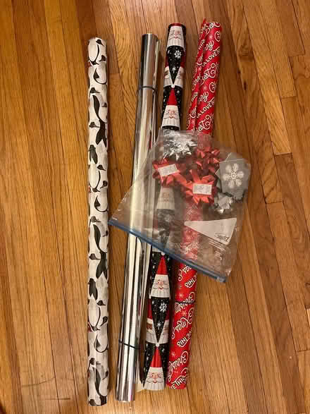 Photo of free Christmas wrapping Paper (Upper West Side) #1
