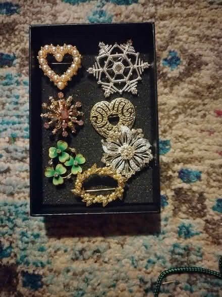 Photo of free box of women's pins (Mayfair Philadelphia) #1