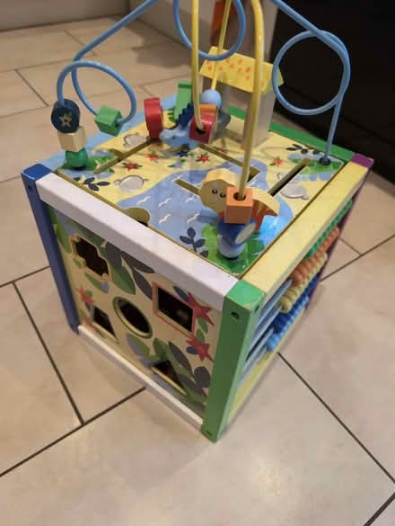 Photo of free Cube multifonctions (Byfleet KT14) #3