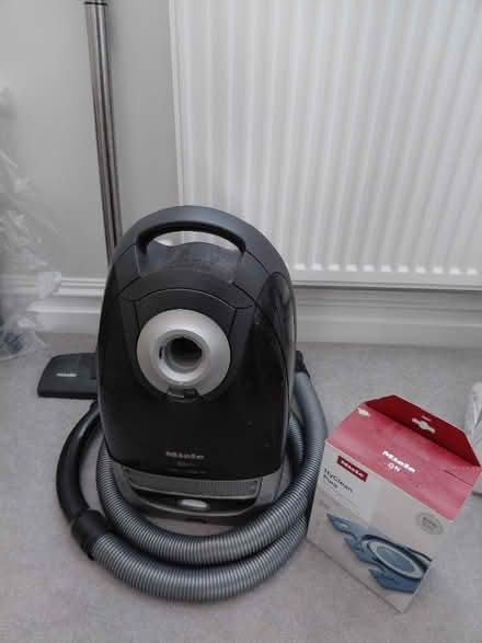 Photo of free Vacuum Cleaner (Southwater RH13) #1