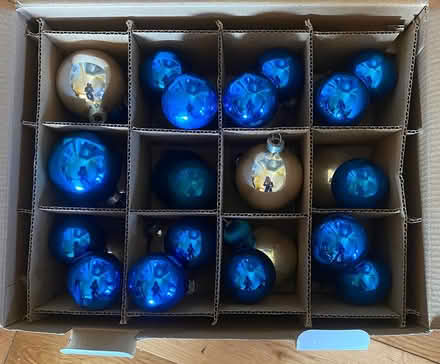 Photo of free Christmas wreath and ornaments (Perrysburg) #2