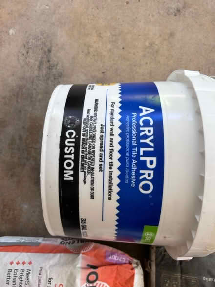 Photo of free Curb Alert Various garden and tile (6127 Roxbury Ave Springfield) #4