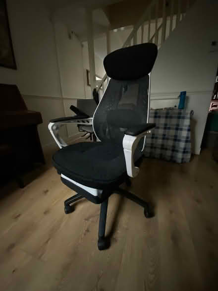 Photo of free elecwish chair (Croydon CR0) #2