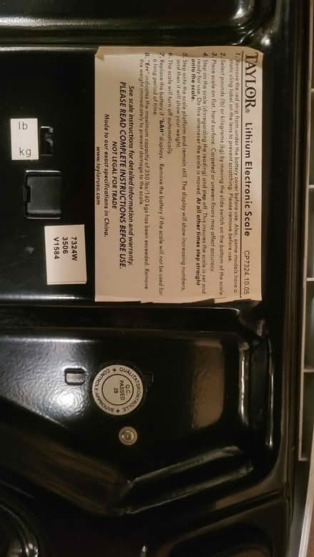 Photo of free bath scale (Cedar Mill) #2