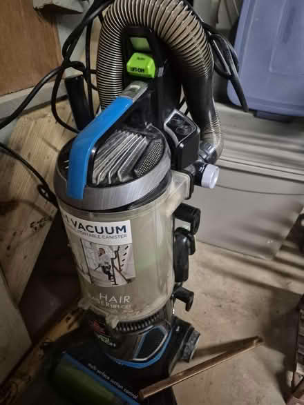 Photo of free Vacuum (20817) #1