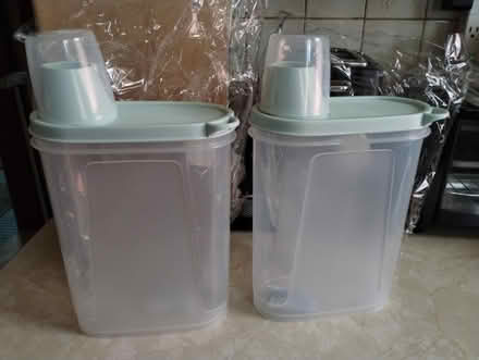 Photo of free Plastic storage containers & lids (Newark) #4