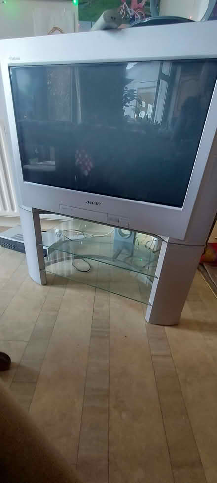 Photo of free SONY TV trinitron and stand with shelves (West Wickham BR4) #1