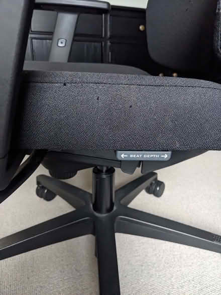 Photo of free Swivel Office Chair (Freehold LA1) #4