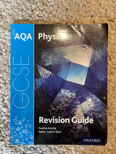 Photo of free AQA Maths physics geography French &English GCSE study books (Lower Bois HP5) #1