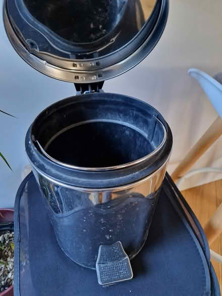 Photo of free Chorme pedal bin (SE15) #2