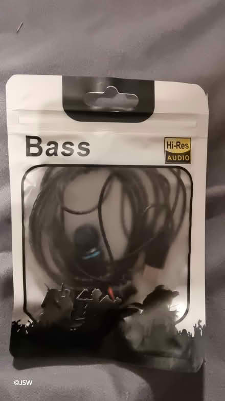 Photo of free Ear buds (Colindale NW9) #1