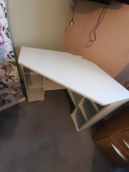 Photo of free Ikea desk (Gl1.) #2