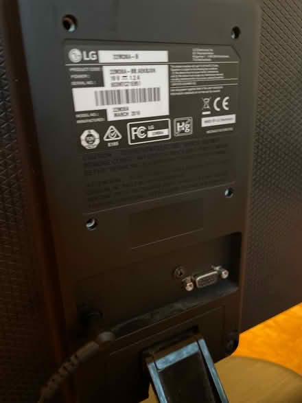 Photo of free LG 21.5” monitor (Wimbledon SW20) #2