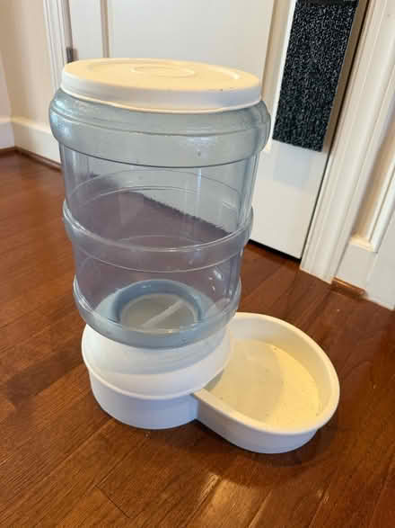 Photo of free Food tower for pets (Falls Church) #1