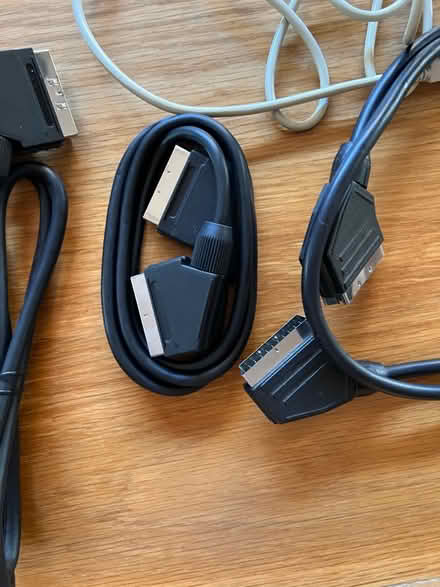 Photo of free Various connectors and cables (Knotty Green HP9) #3